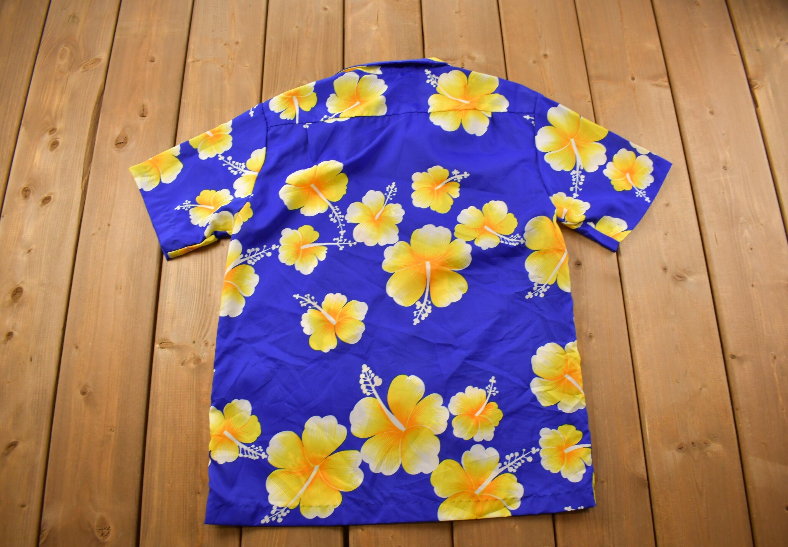 Vintage 1990s Hilo Hattie Floral Button Up Shirt