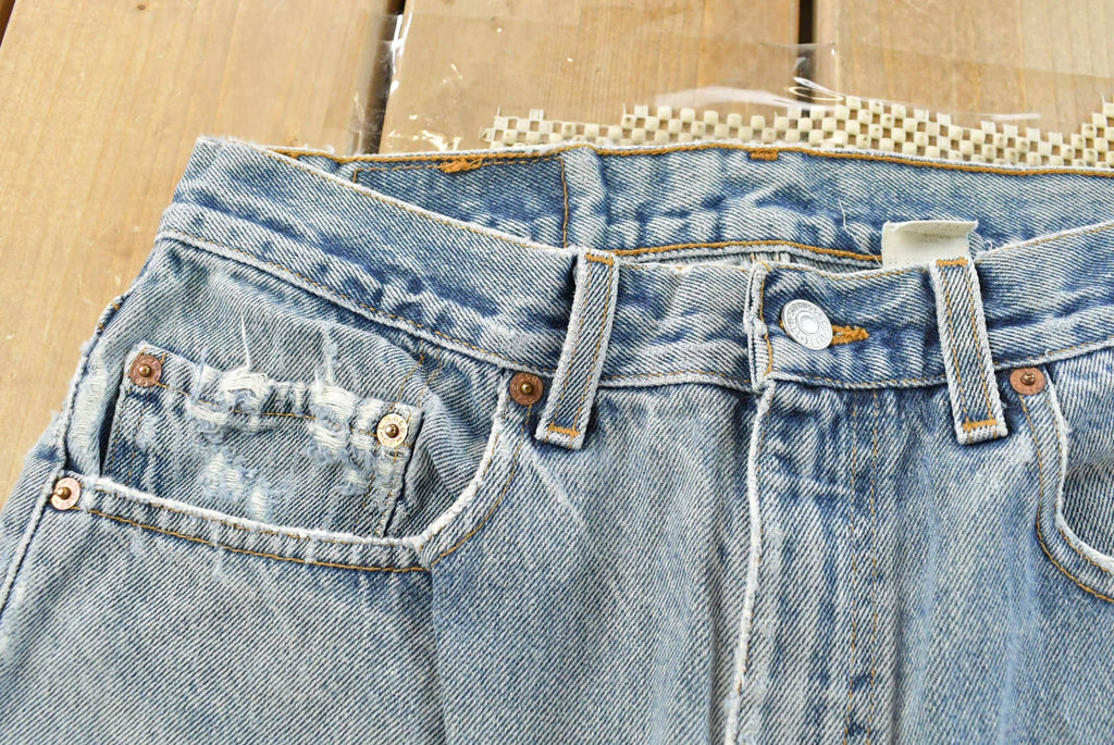 Vintage 1990s Levi's 505 Regular Straight Fit Denim Blue Jeans Men's 32 x 29 / 90s Levi's / Streetwear / Made in USA