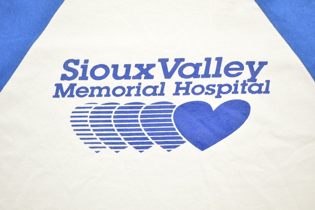 Vintage 1990s Sioux Valley Hospital Graphic T-Shirt