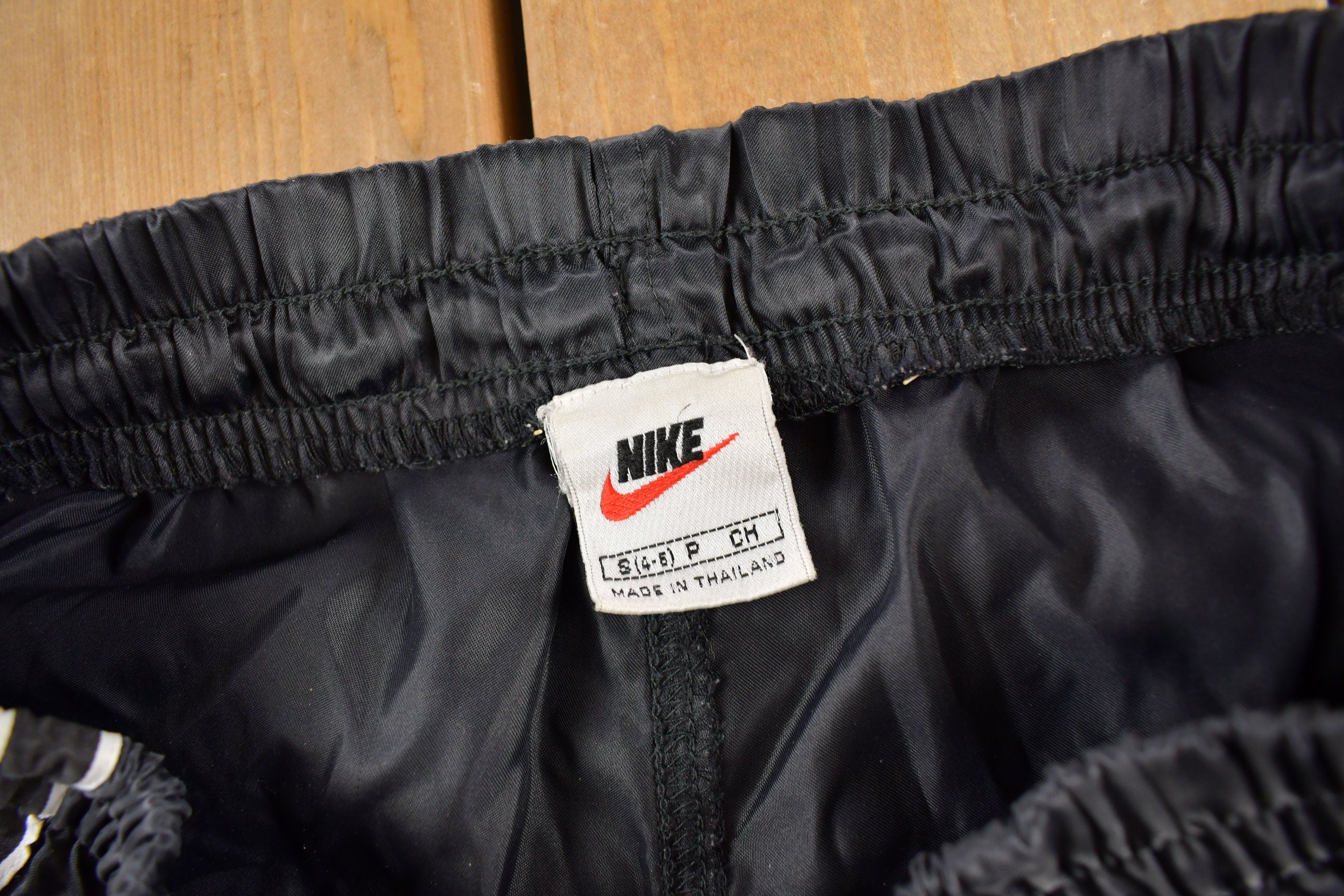 Vintage 1990s Nike Mini Swoosh Women's Gym Shorts Size S 4-6