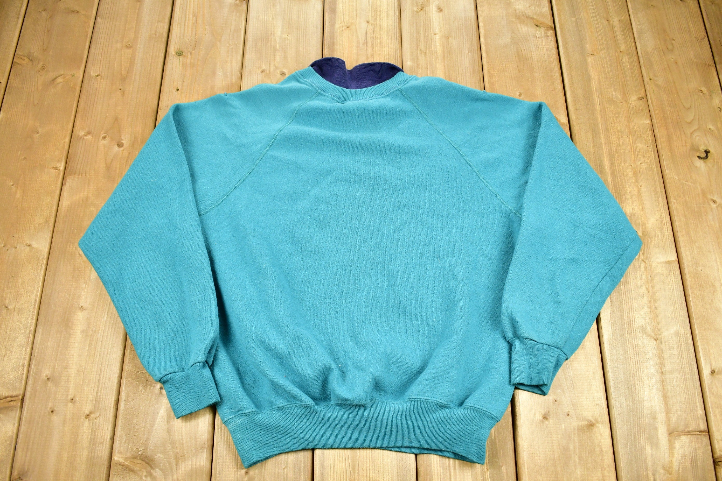 Vintage 1980s Embroidered Hearts Graphic Raglan Cut Crewneck