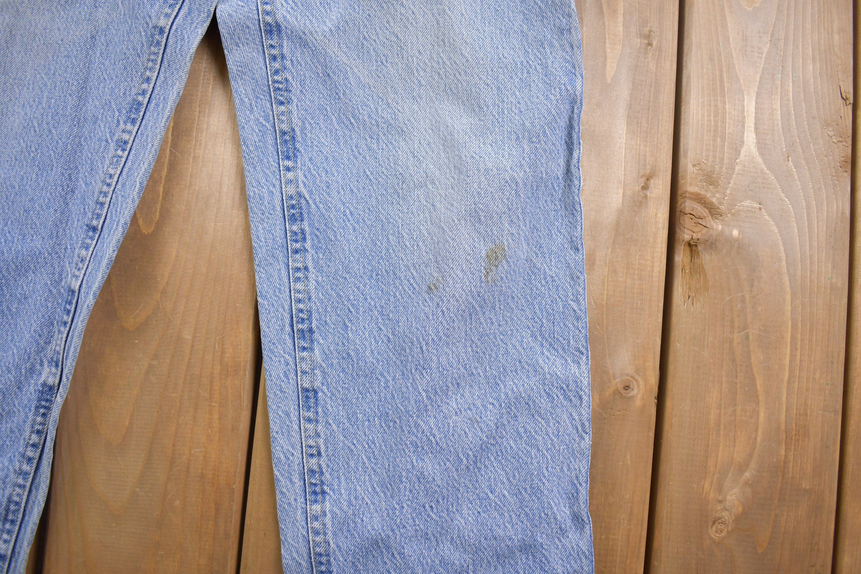 Vintage 1990s Lee Light Wash Blue Denim 28 x 29