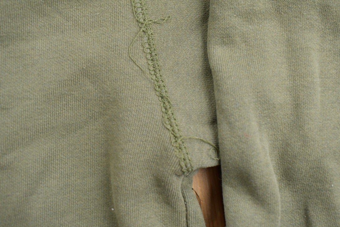 Vintage 1990s Carhartt Blank Green Crewneck Sweatshirt