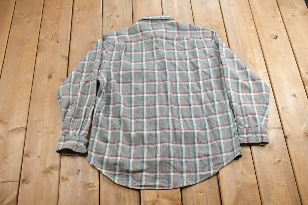 Vintage 1990s Oakton Limited Plaid Single Needle Tailored Button Up Shirt