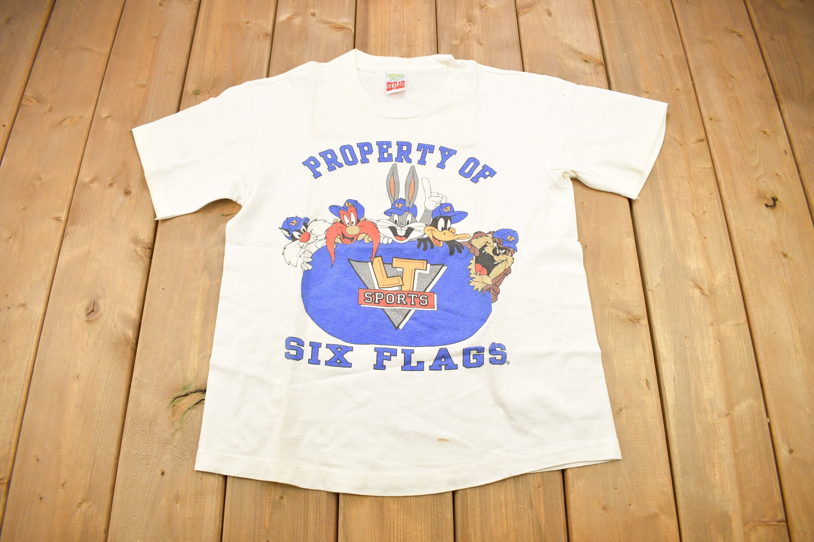 Vintage 1992 Looney Tunes Property Of Six Flags Graphic T Shirt