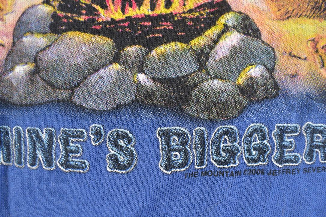 Vintage 1990s The Mountain Mines Bigger Bonfire Theme Graphic T-Shirt