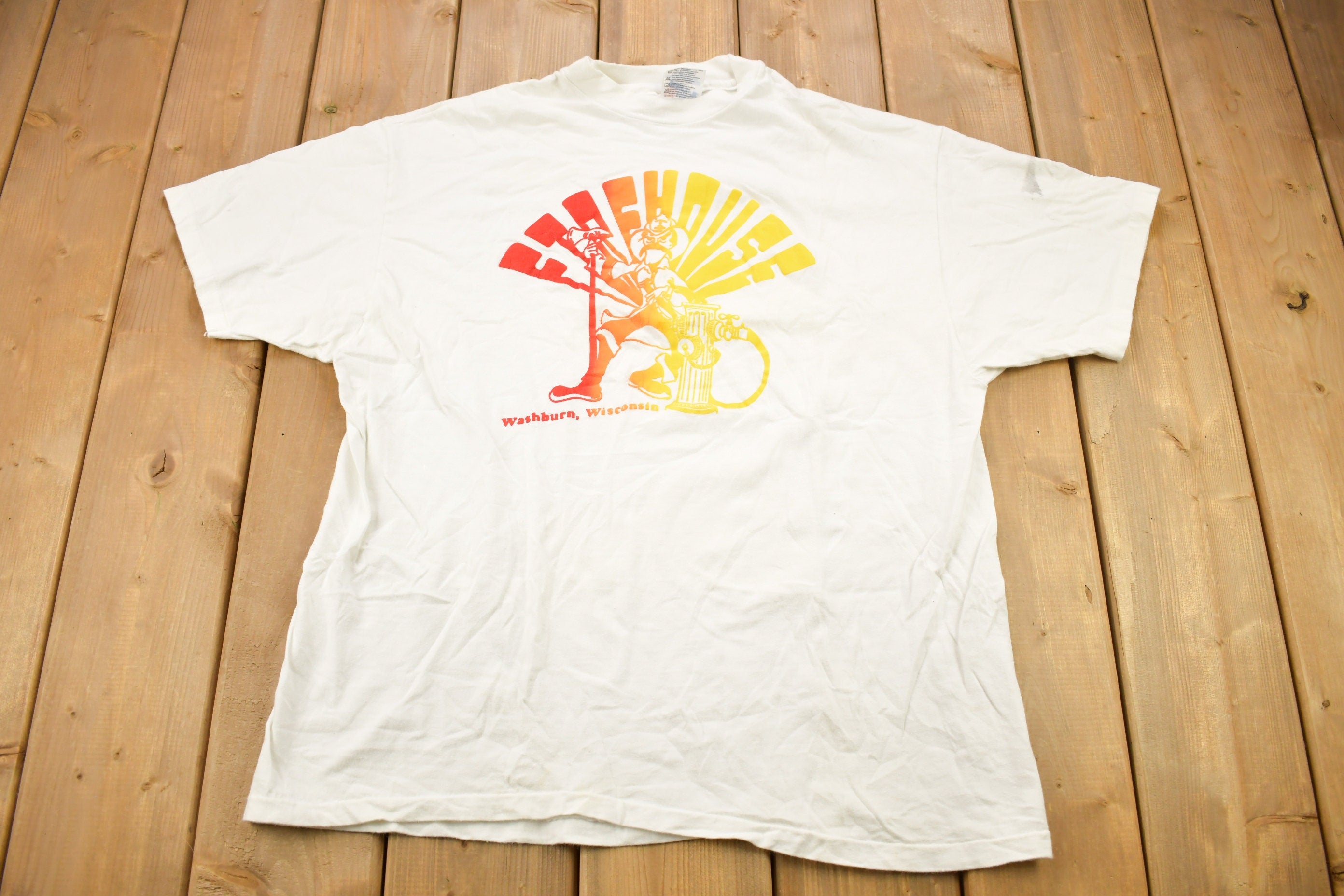 Vintage 1990s Wisconsin Firemen Graphic T Shirt