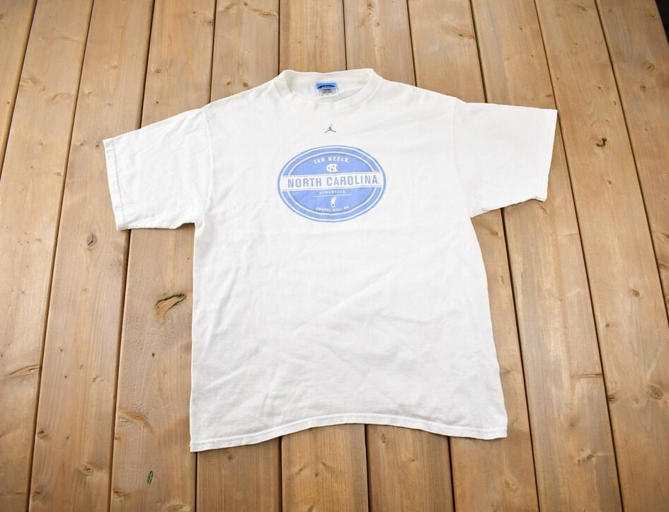Vintage 2000s University Of North Carolina Tar Heels Collegiate T-Shirt