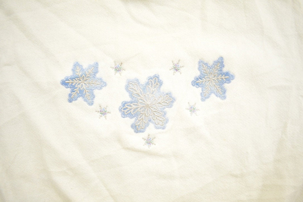 Vintage 1990s Pleasant Shade Snowflake Themed Crewneck Sweatshirt
