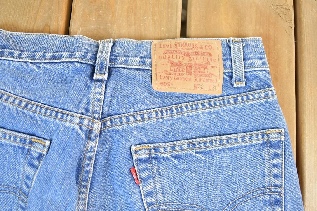 Vintage 1990s Levi Strauss Red Tab Denim Jeans Size 32 x 30 Made In USA