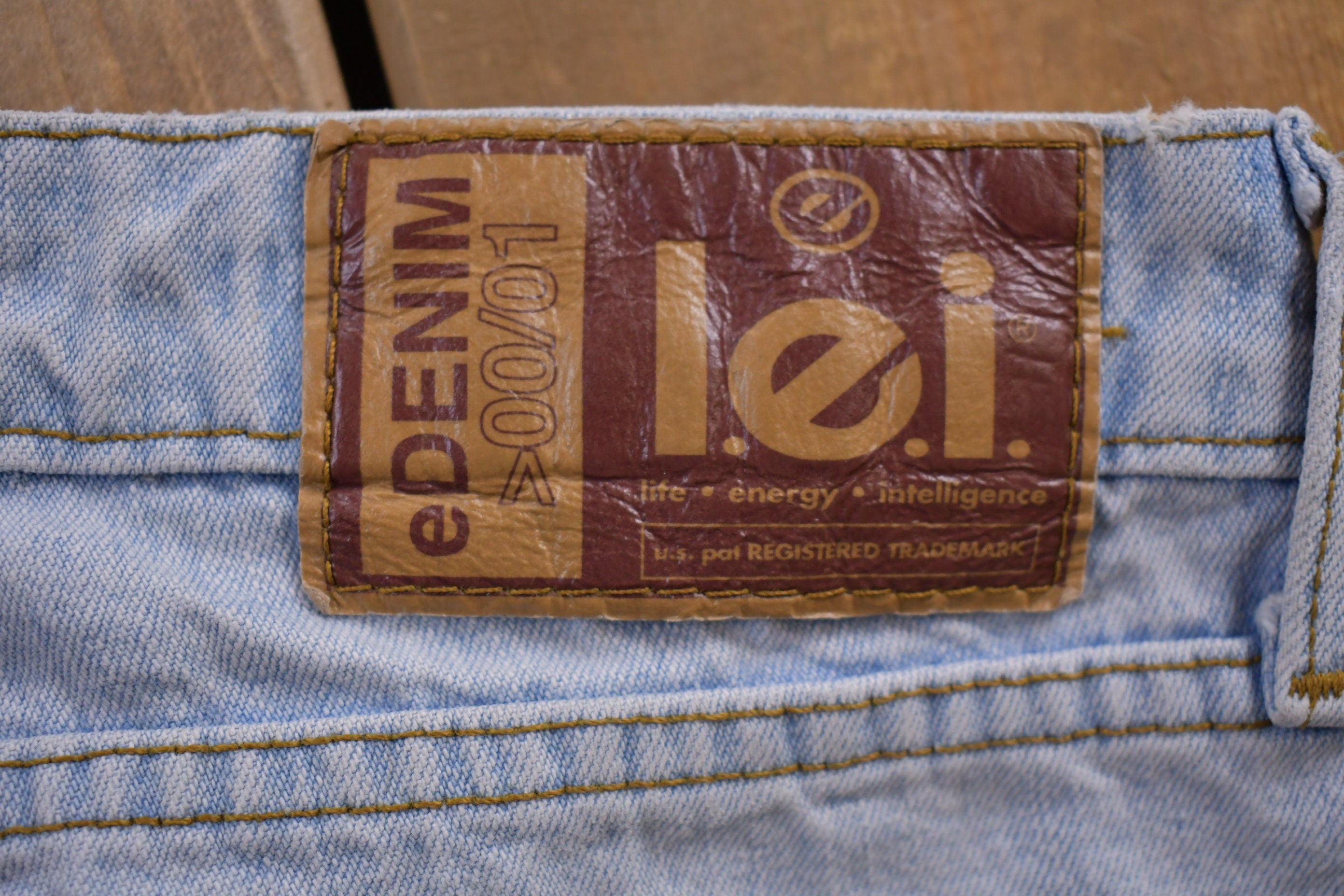 Vintage 1990s L.E.I Jean Short Shorts 28 x 3