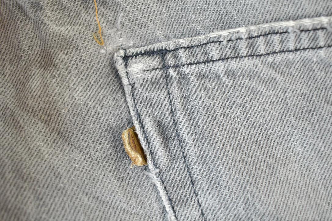 Vintage 1960s Levi Strauss Leather Tab Denim Jeans Size 42 x 32 Made In Canada