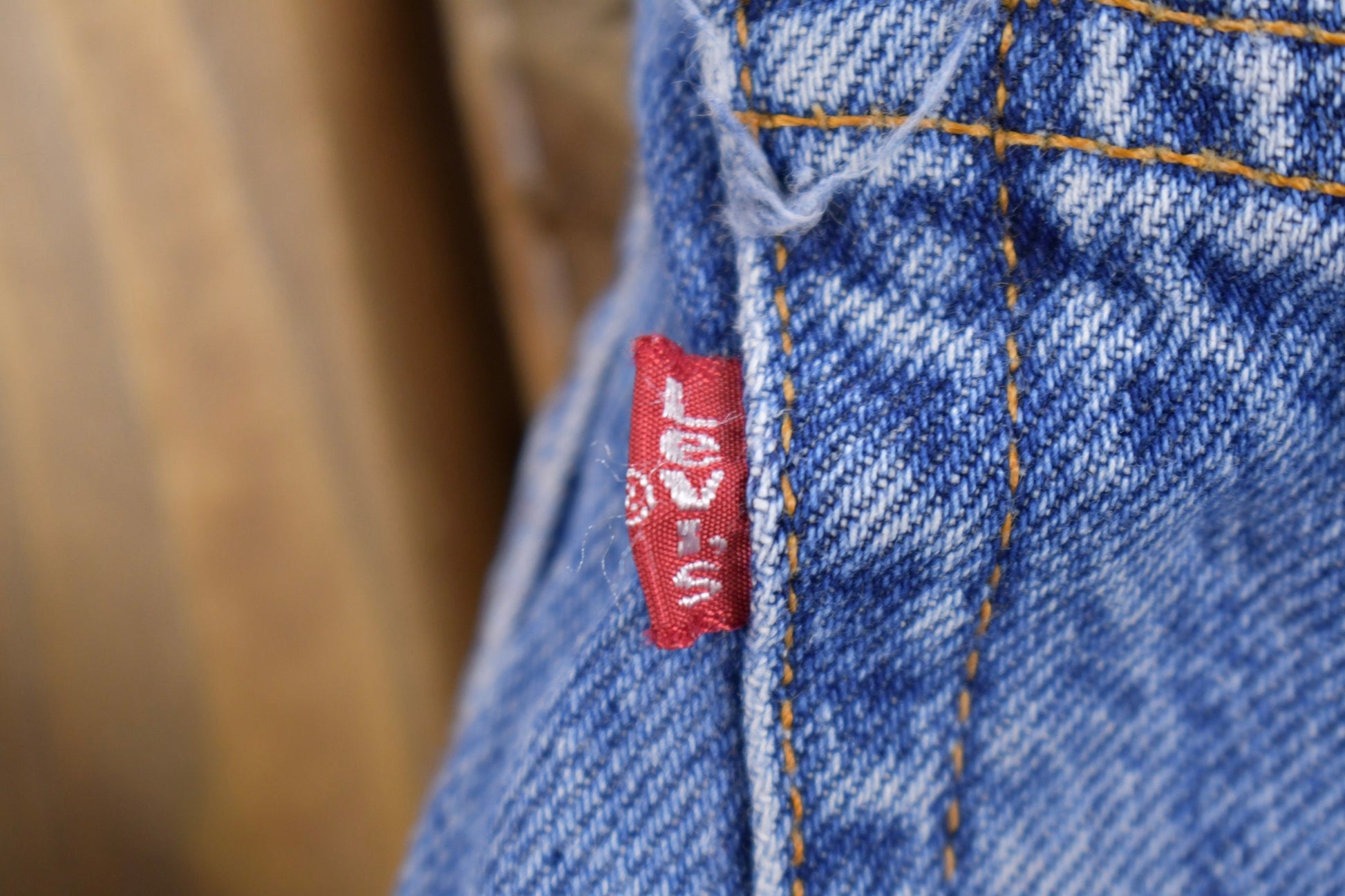 Vintage 1990s Levi's 550 Red Tab Jeans Size 27 x 26.5 / Mid Wash / Levis / Streetwear / 90s Denim / Clothing / Student Fit