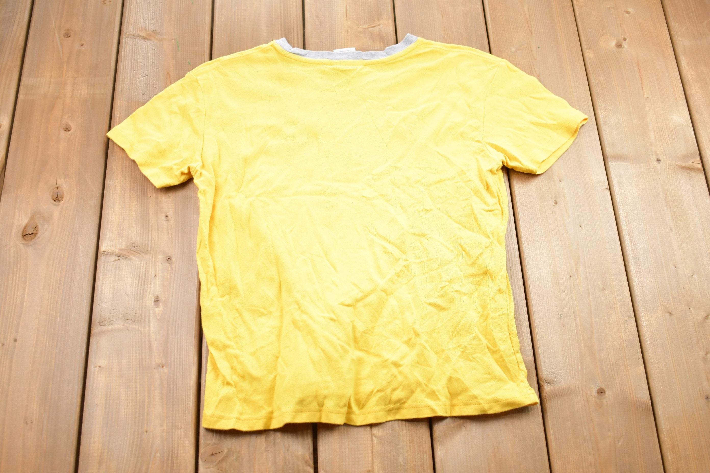 Vintage 1990s Walt Disney World Mickey Mouse Graphic T-Shirt