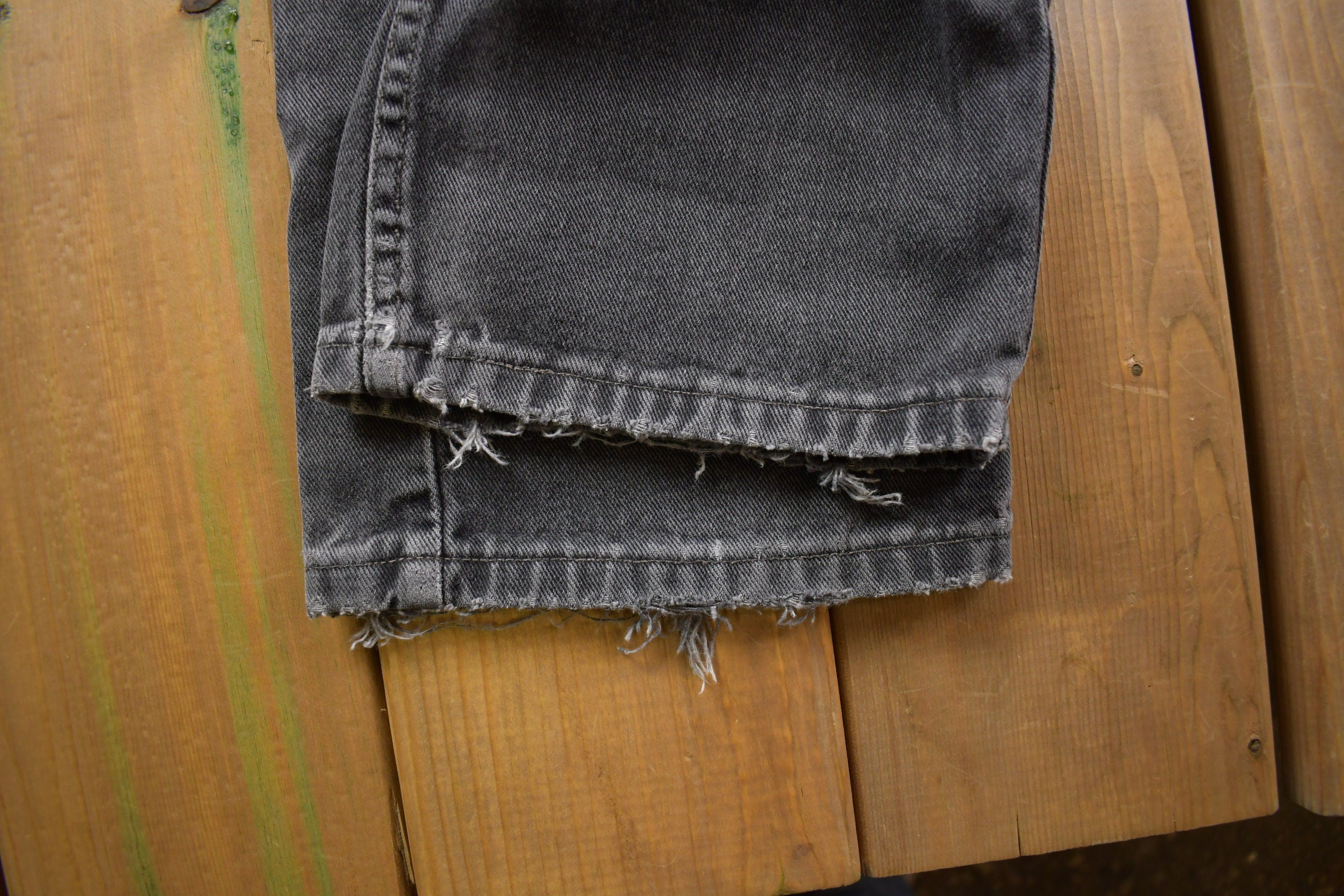 Vintage 1990s Levi's 505 Red Tab Denim Jeans Size 34 x 32