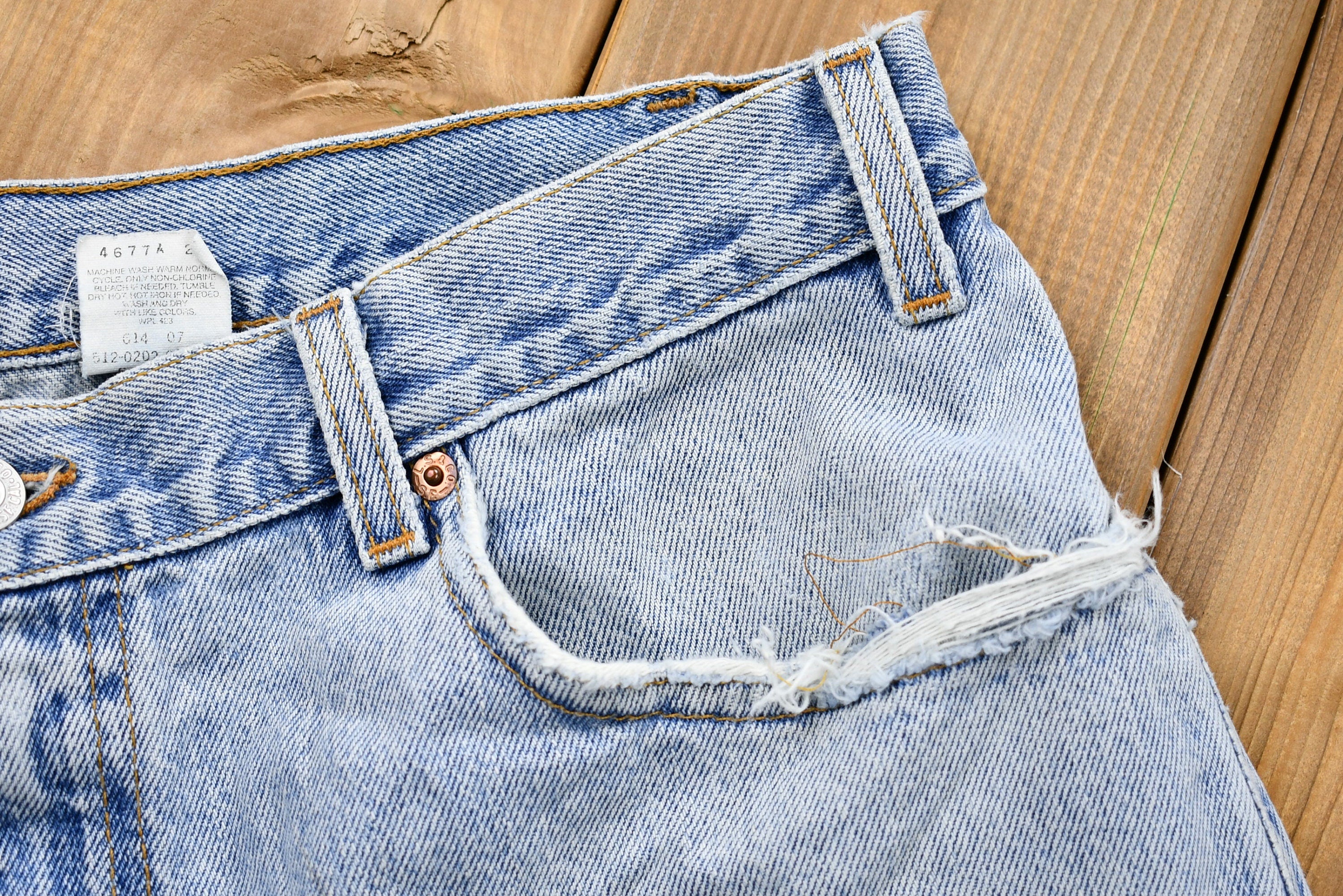 Vintage 1990s Levi's 505 Light Wash Regular Fit Jeans