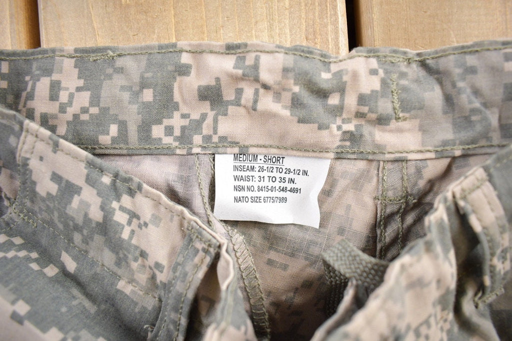 Vintage 2000s Army Universal Camouflage Cargo Pants Size 32x29