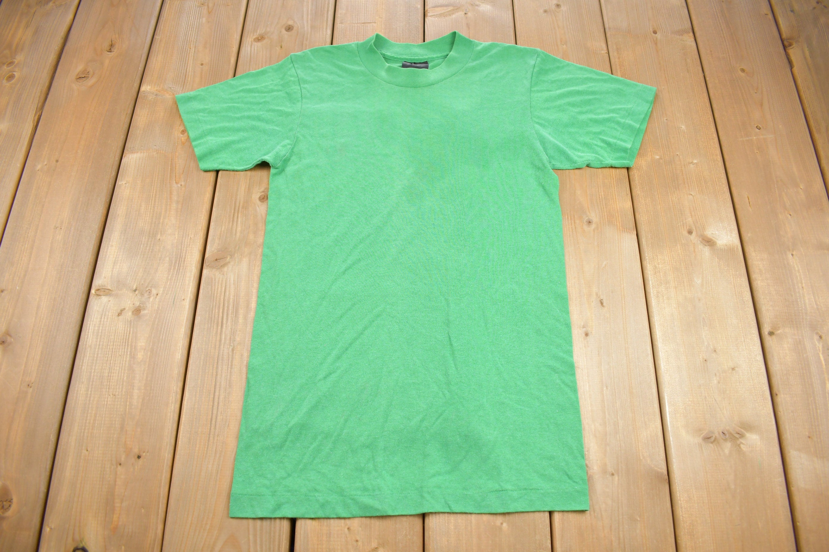 Vintage 1990s Green Blank Simple T Shirt