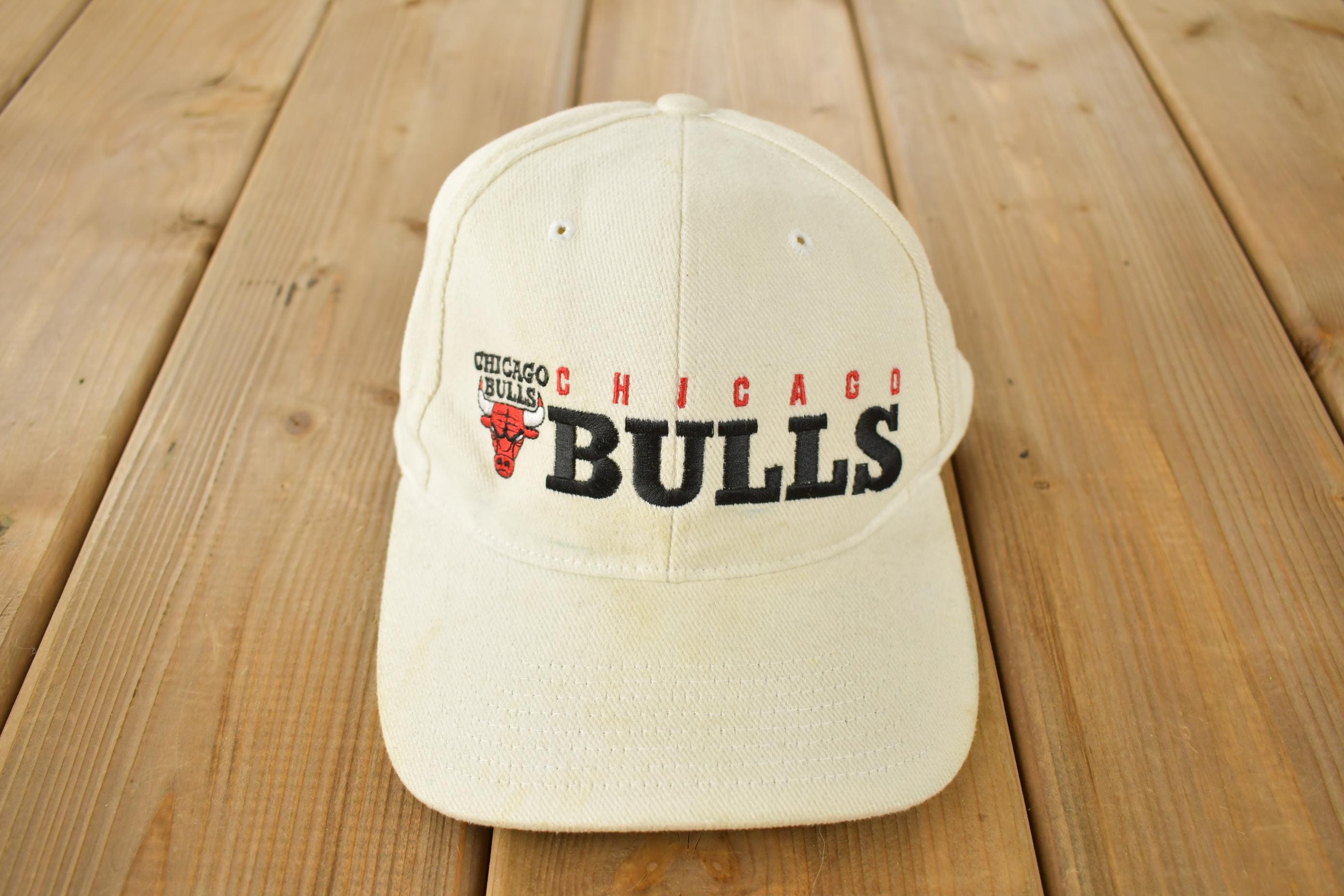 Vintage 1990s Chicago Bulls NBA Embroidered Strap Back Hat