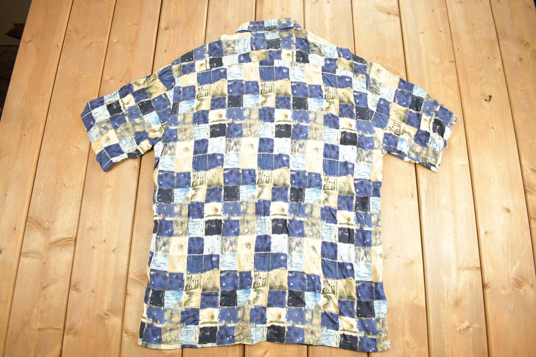 Vintage 1990s Croft & Barrow Abstract Button Up Shirt /
