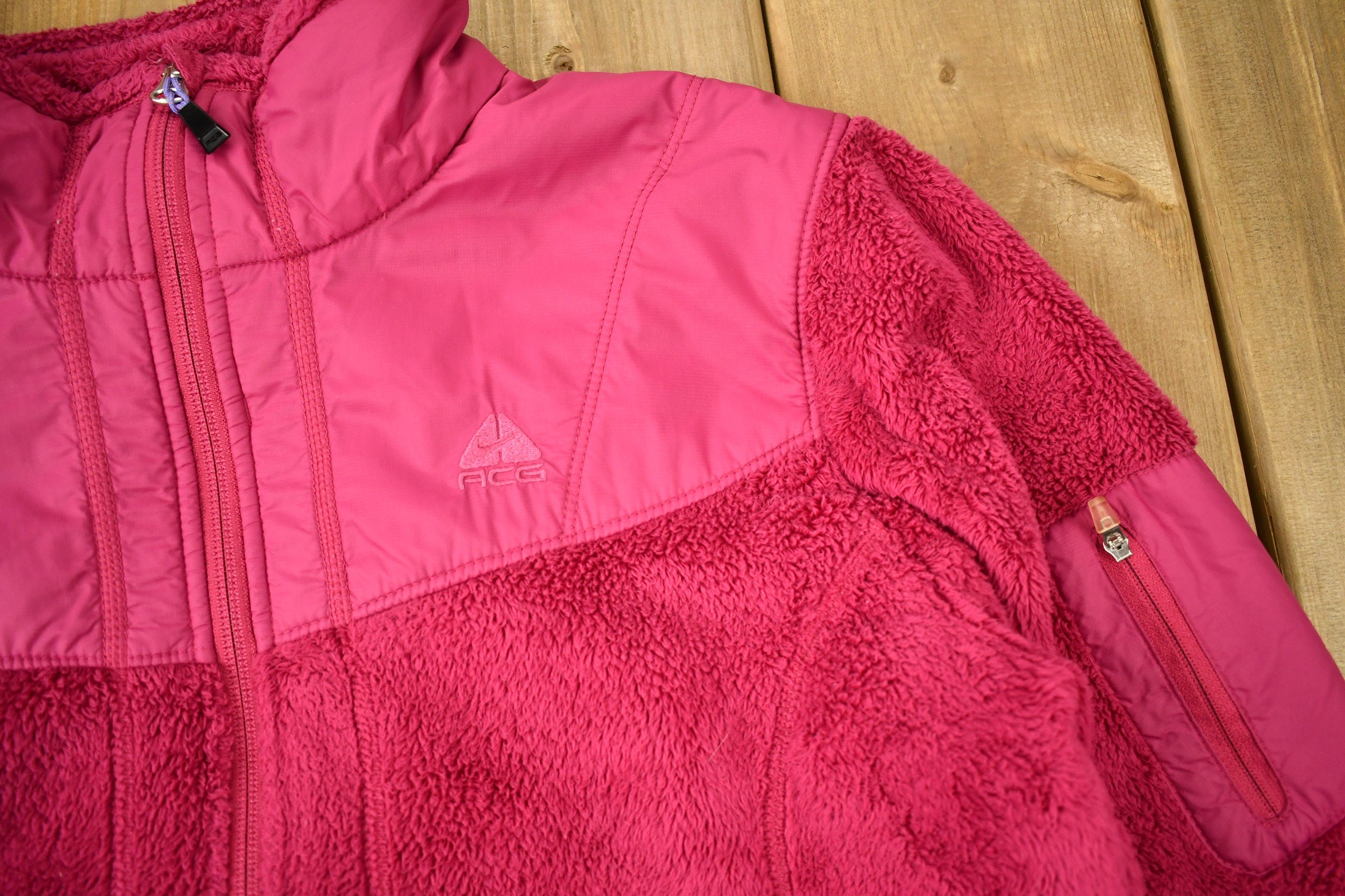 Vintage 1990s Nike ACG Women's Fleece Sweater