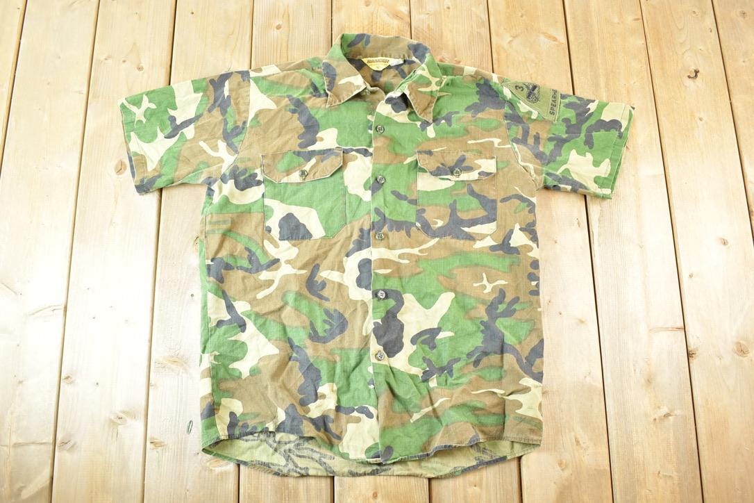 Vintage 1990s Woodlands Camo Souvenir Button Up Shirt Men's L
