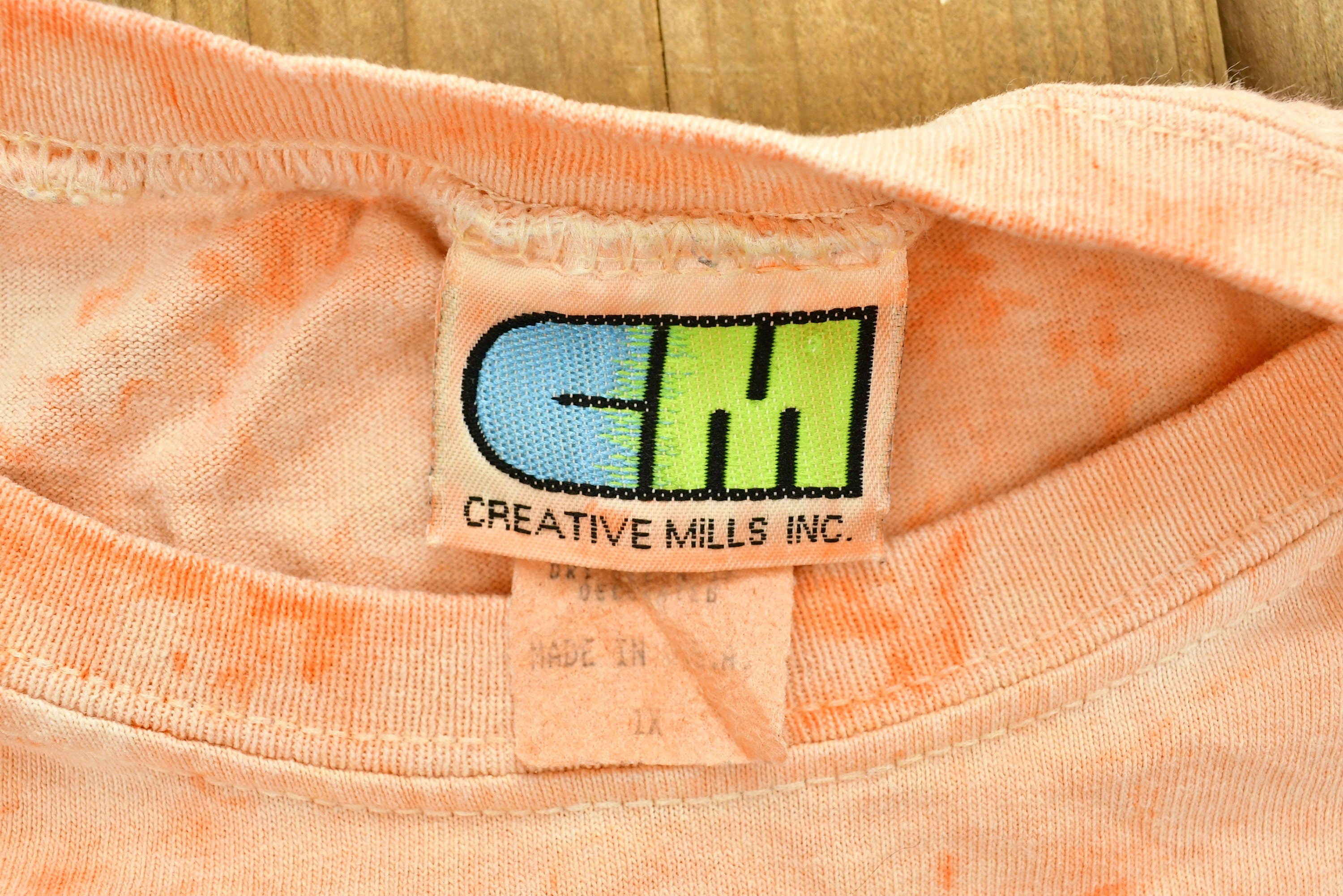 Vintage 90's Fish Graphic Animal T-Shirt