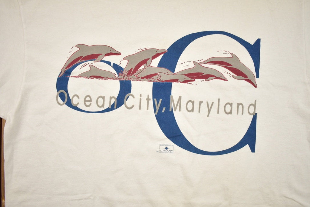 Vintage 1995 Ocean City Maryland Dolphin Theme Graphic T-Shirt