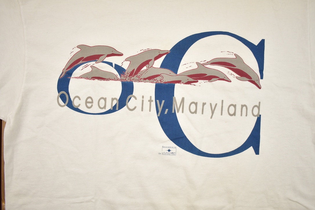Vintage 1995 Ocean City Maryland Dolphin Theme Graphic T-Shirt
