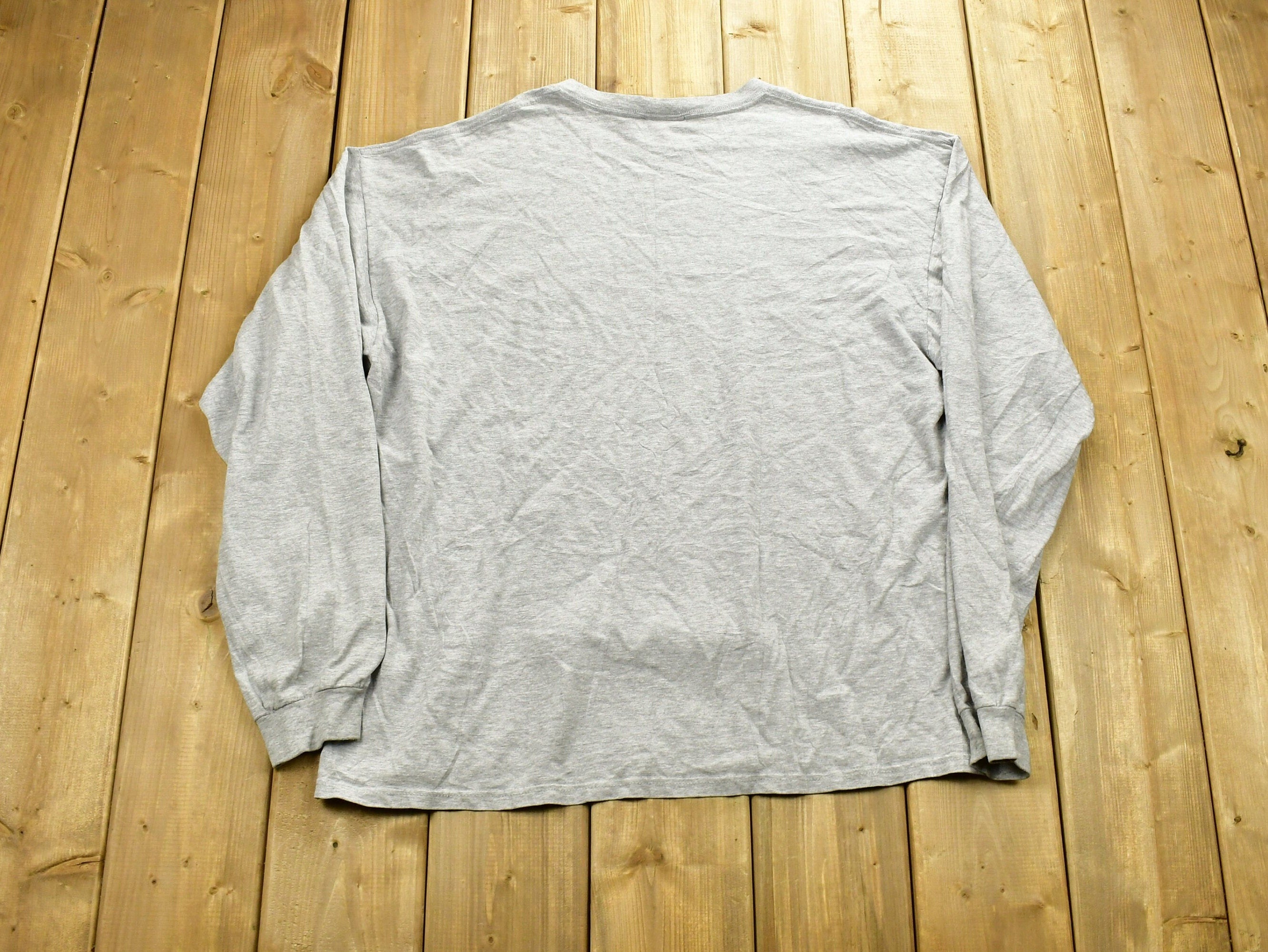 Vintage 1993 Nightmare Before Christmas Cartoon T-Shirt , 90s Graphic Tee , Vintage Disney , Disney Store , Cartoonist , American Streetwear