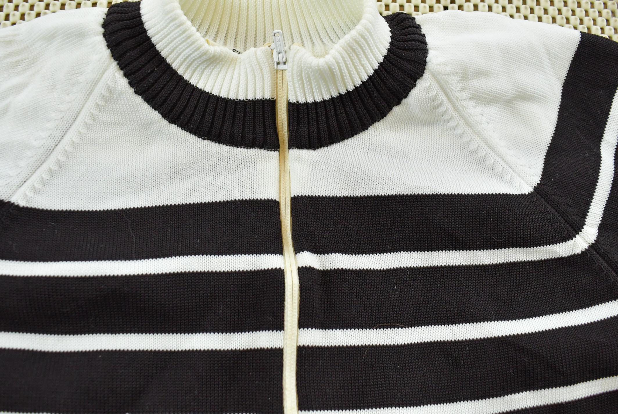 True Vintage 1970s Miss Holly Short Sleeve Quarter Zip Knit Polyester Sweater T-Shirt Womens S /