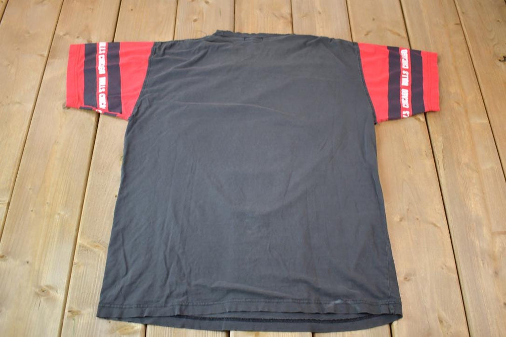 Vintage 1990s Chicago Bulls NBA Graphic T-Shirt