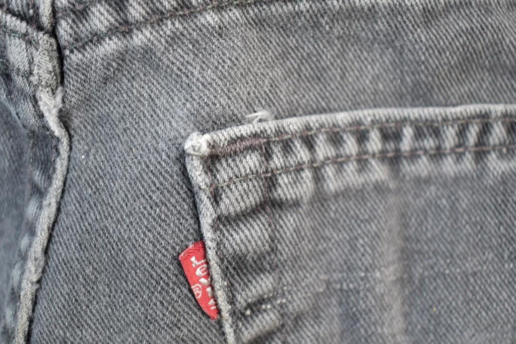 Vintage 1990s Levi Strauss Red Tab 505 Black Wash Denim Jeans Size 32 x 36