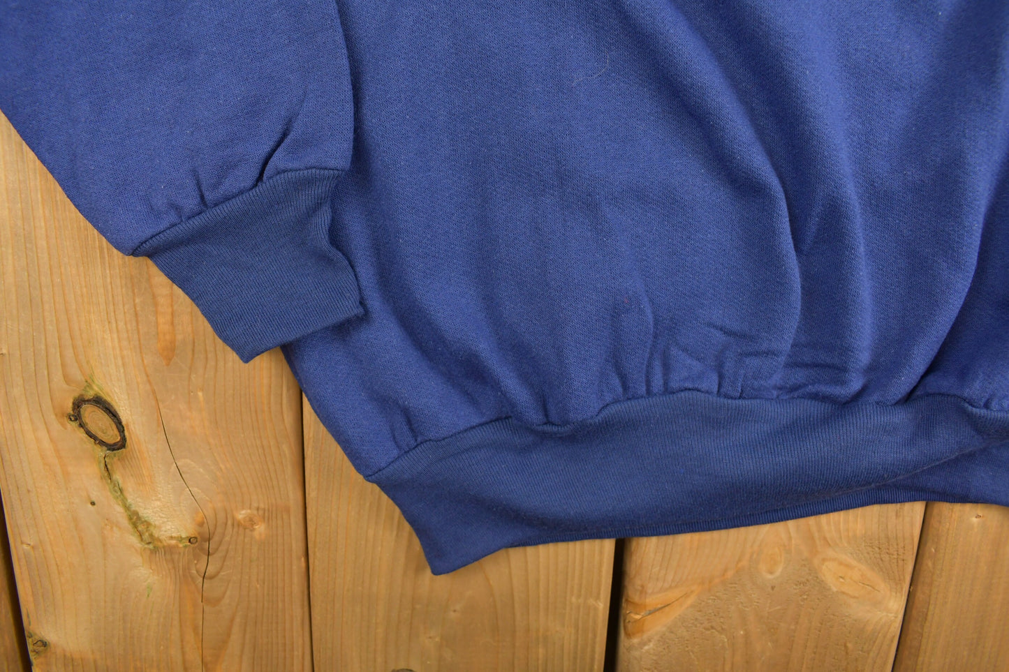 Vintage 1980s Blank Blue Stag Crewneck Sweatshirt / 80s Crewneck / Made In Canada / Essential / 80s Blank / Raglan Sleeve Crewneck