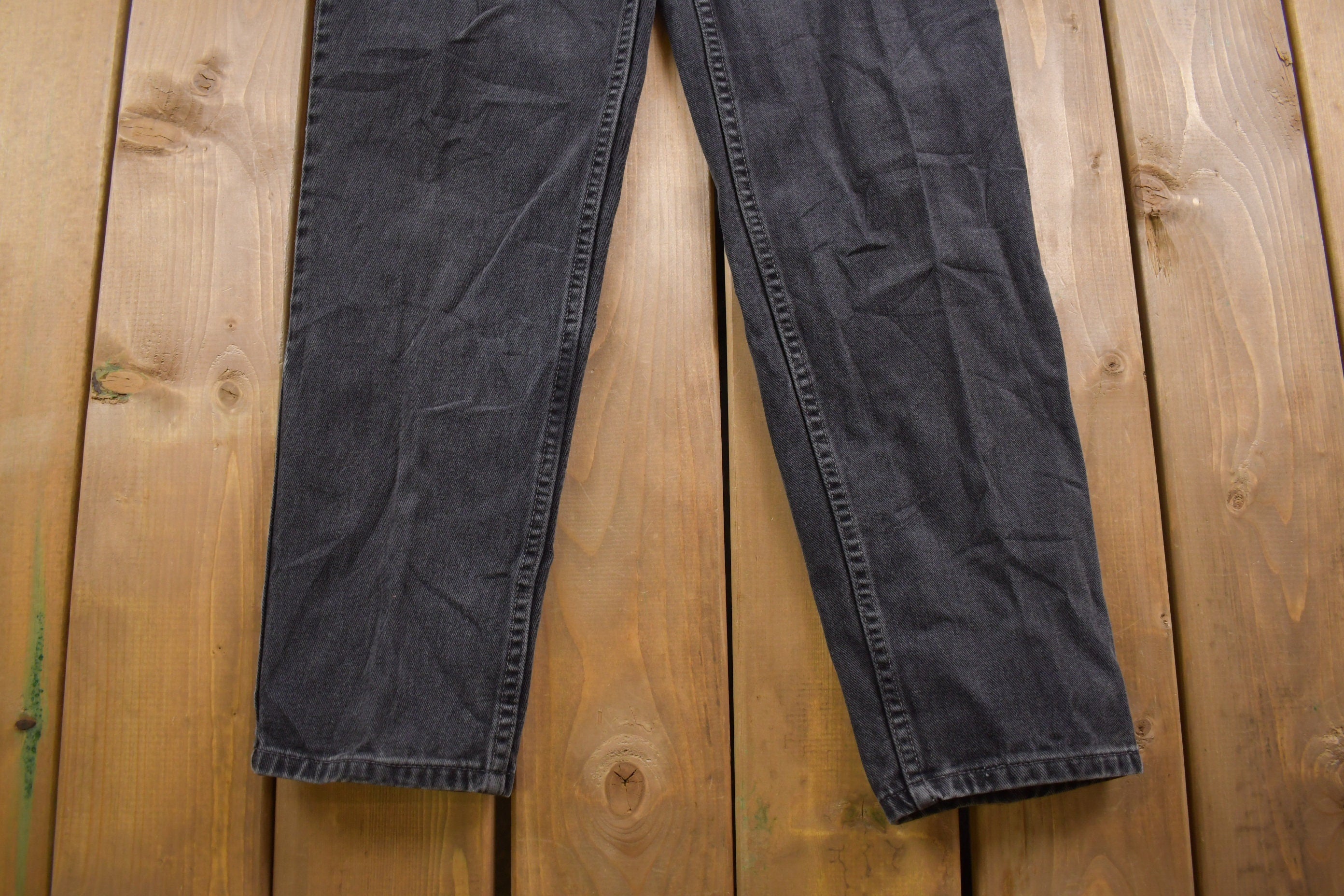 Vintage 1990s Levi's 550 Red Tab Black Denim Jeans Size 25 x 30