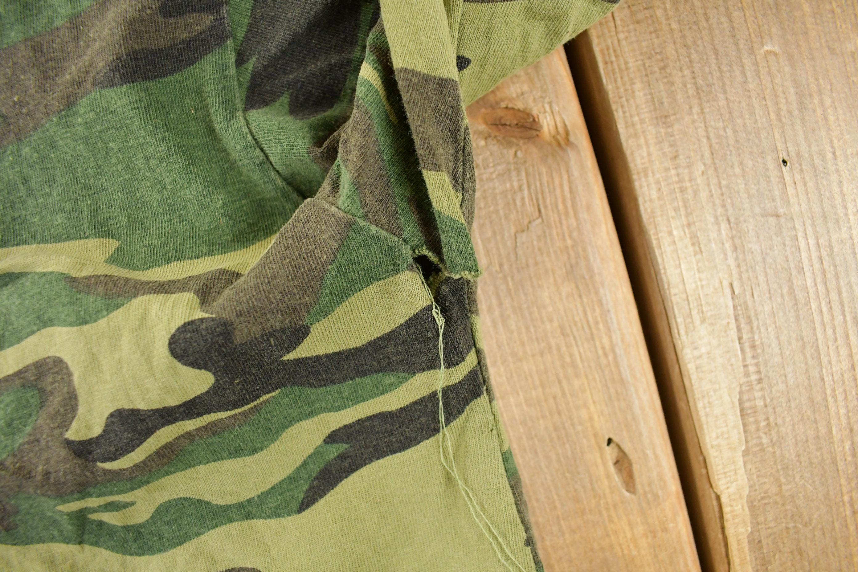 Vintage 1990s Distressed Woodland Camo T-Shirt Men's Large