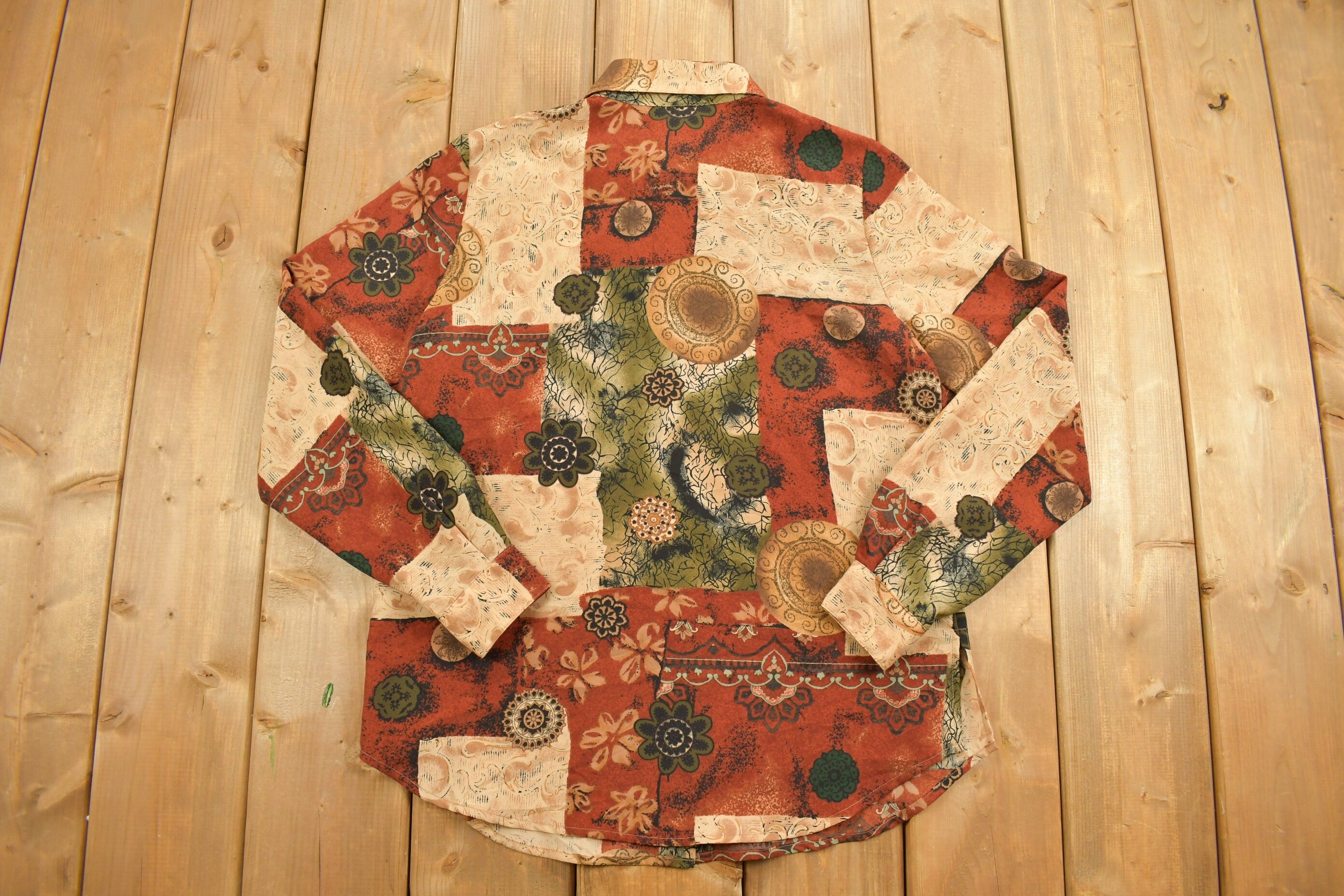 Vintage 1980s Dressbarn Abstract Theme Button Up Shirt