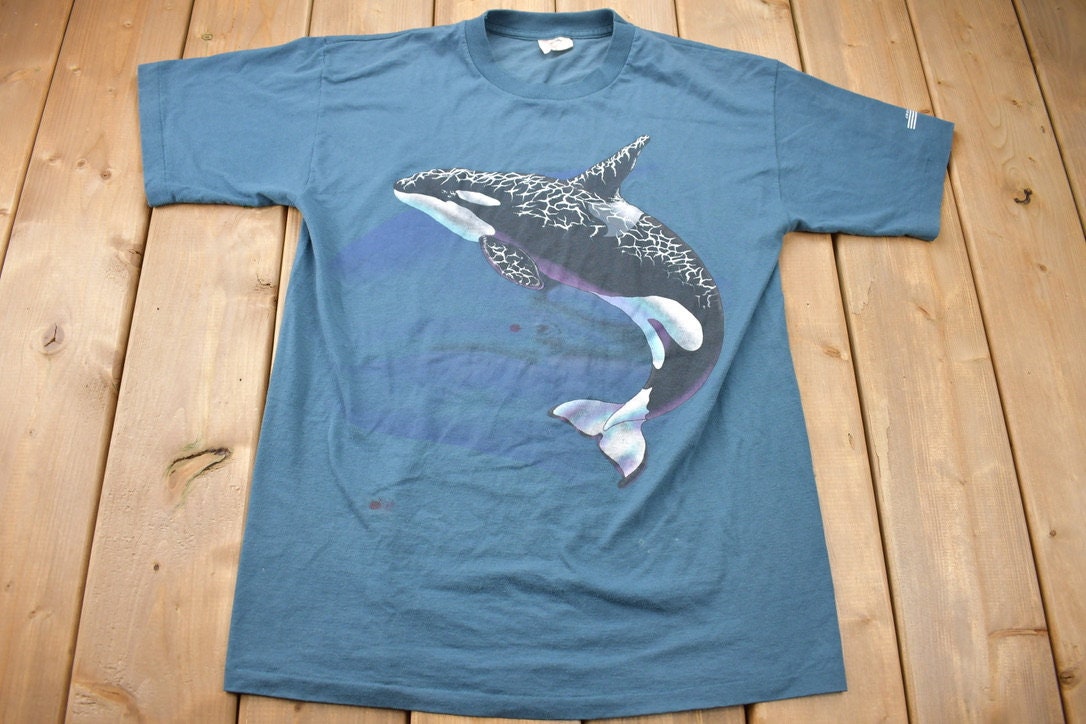 Vintage 1990s Killer Whale Canada T-Shirt