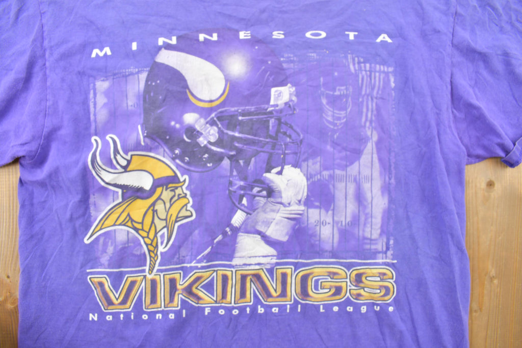 Vintage 1990s Minnesota Vikings / NFL Crewneck T-Shirt / Made In USA / Football / Sportswear / Americana