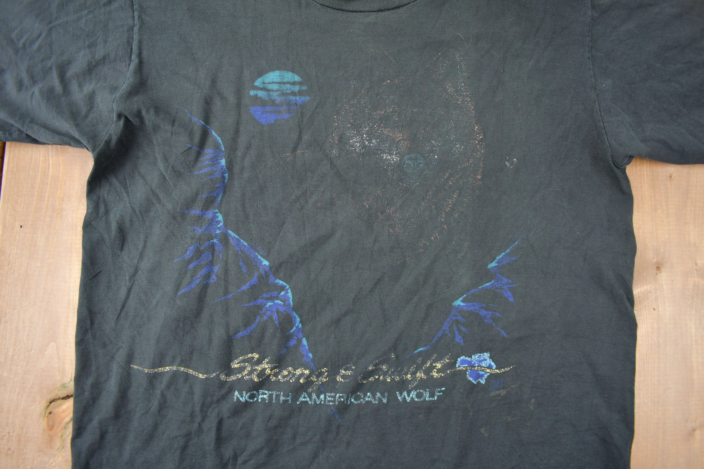 Vintage 1990s North American Wolfe Theme Graphic T-Shirt Made In USA