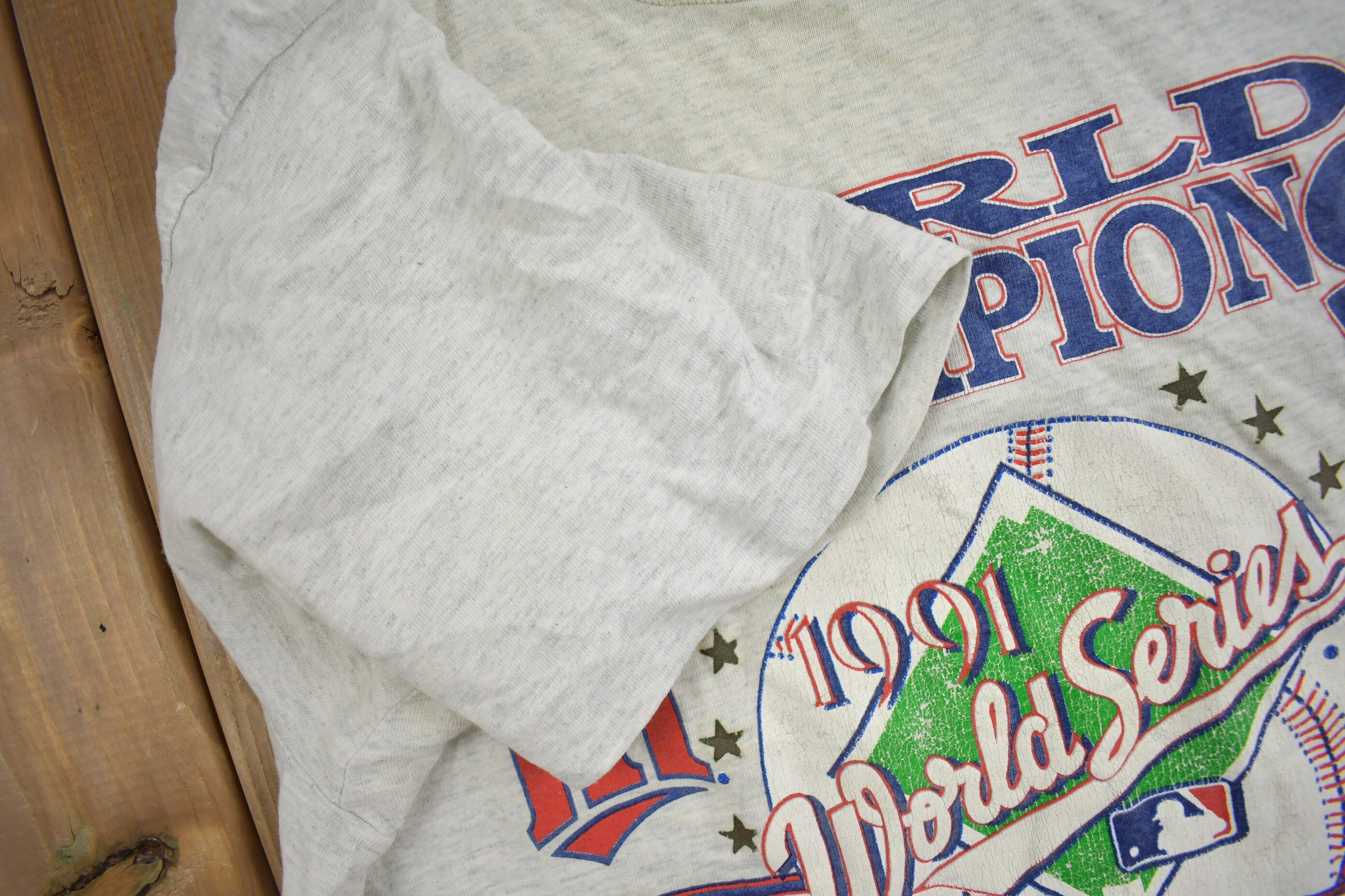 Vintage 1991 Minnesota Twins MLB World Champions Graphic T-Shirt