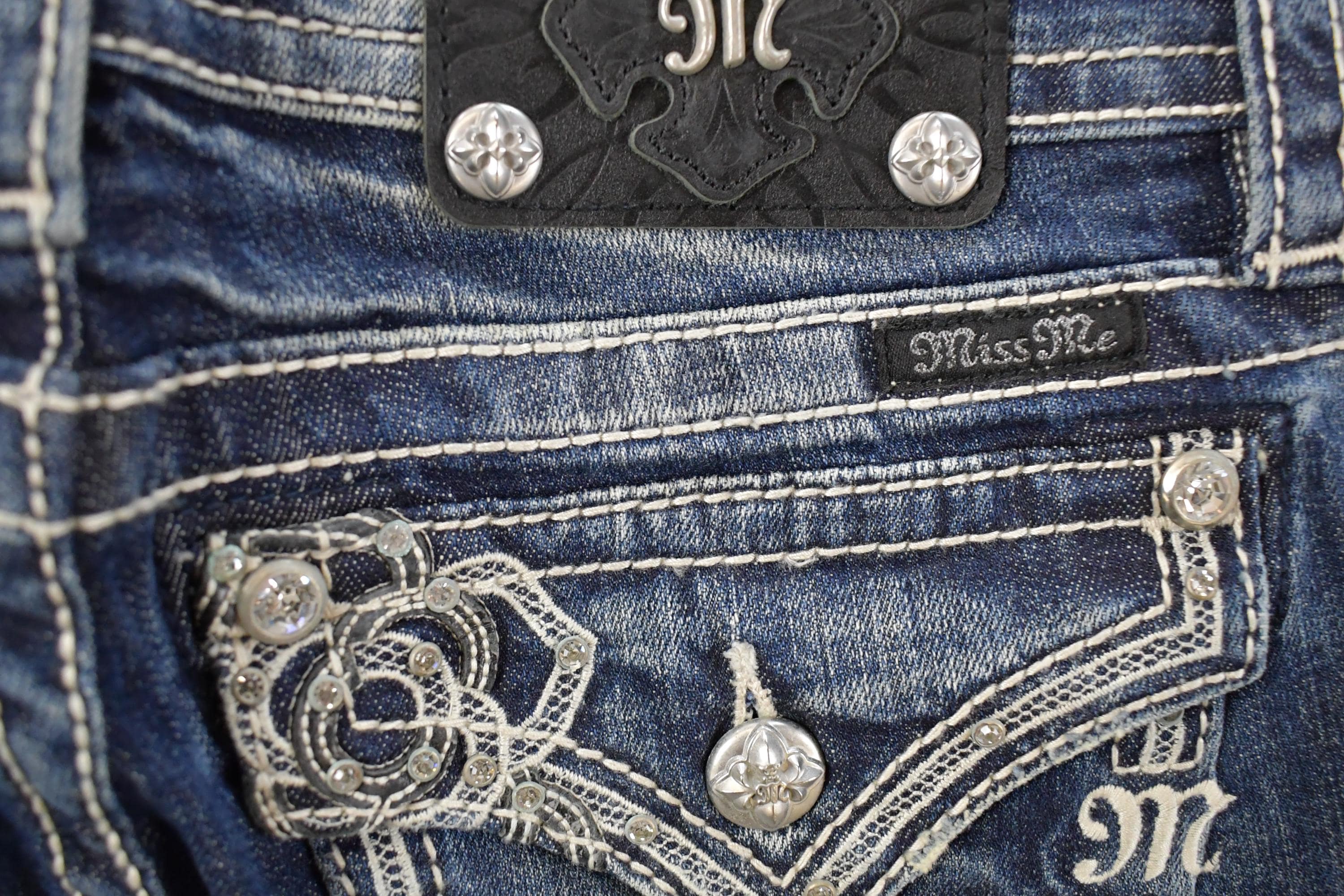 Vintage Deadstock Y2K Miss Me Bedazzled Low Rise Jeans Women's Size 26x31