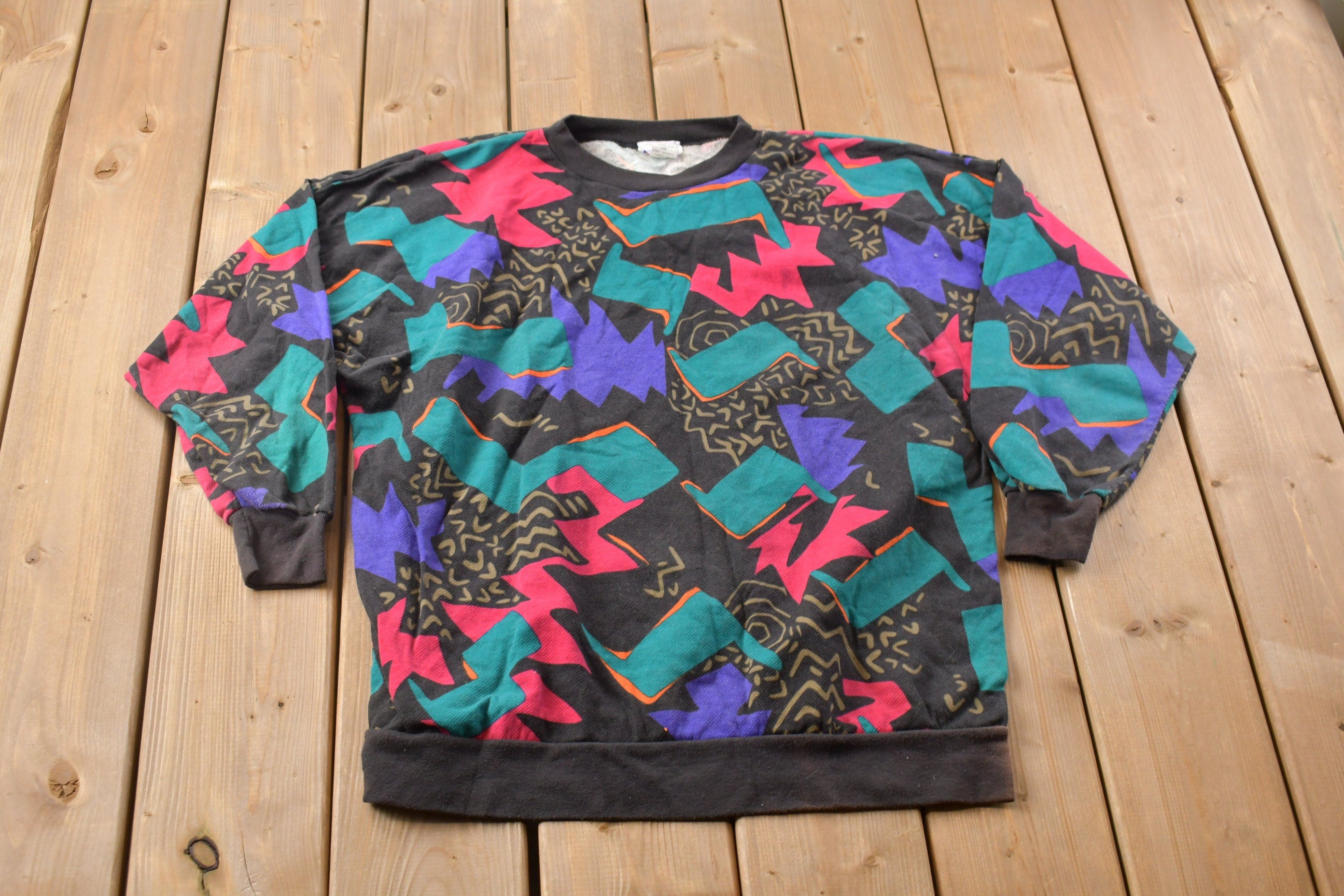 Vintage 1980s Jolly Roger Abstract Pattern Crewneck Sweatshirt