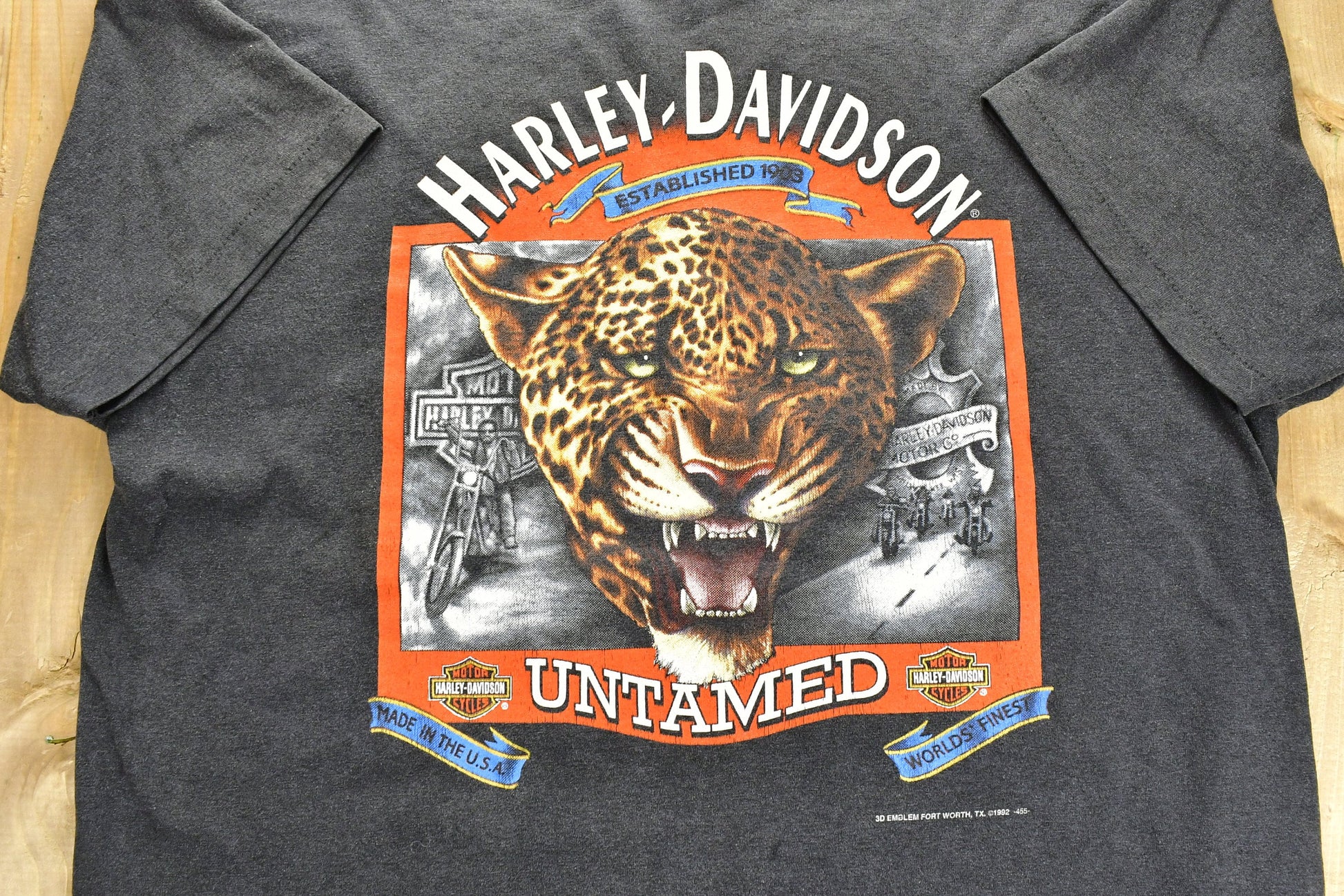 Vintage 1992 Harley Davidson Motorcycles Untamed Cheetah 3D Emblem T-Shirt