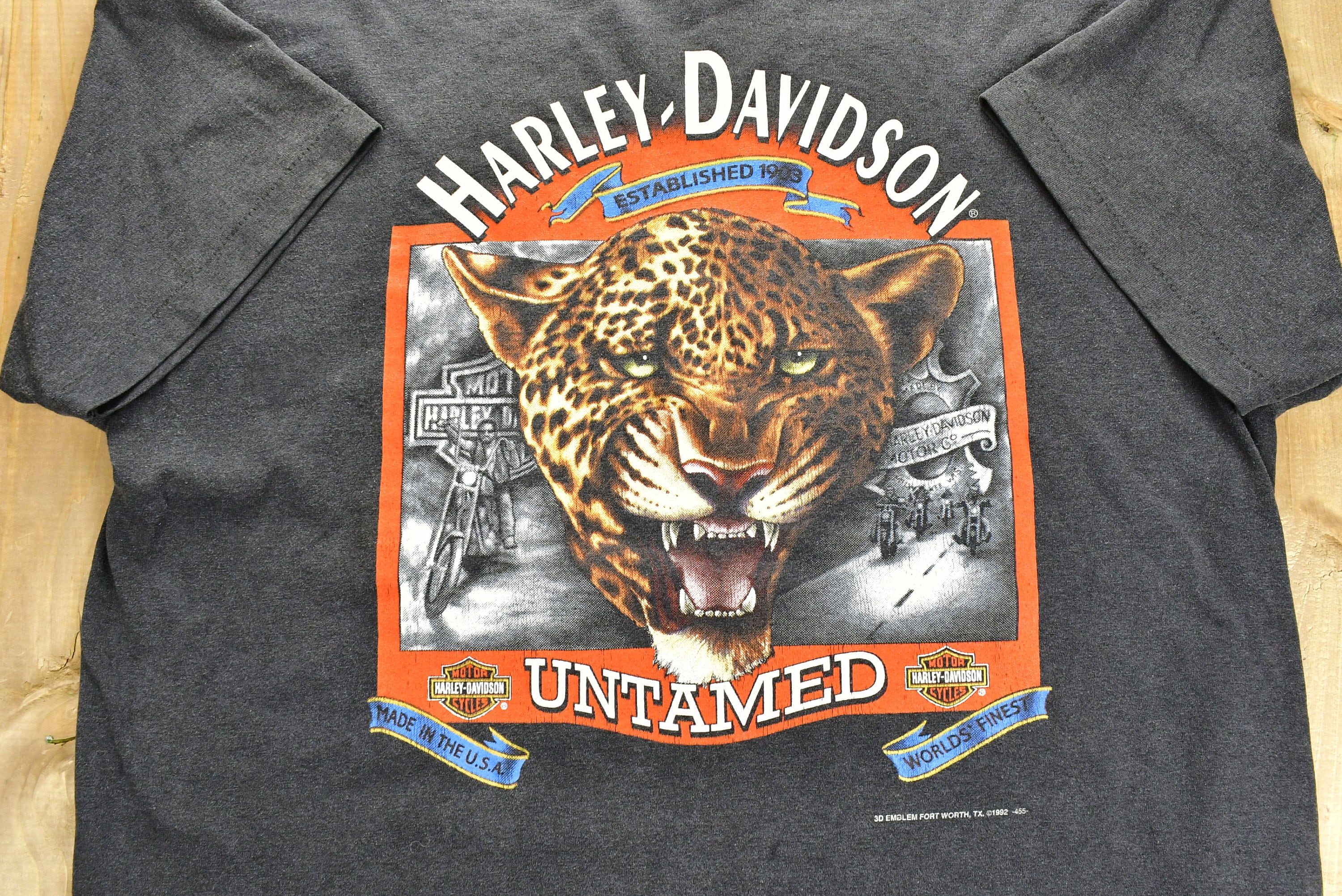 Vintage 1992 Harley Davidson Motorcycles Untamed Cheetah 3D Emblem T-Shirt