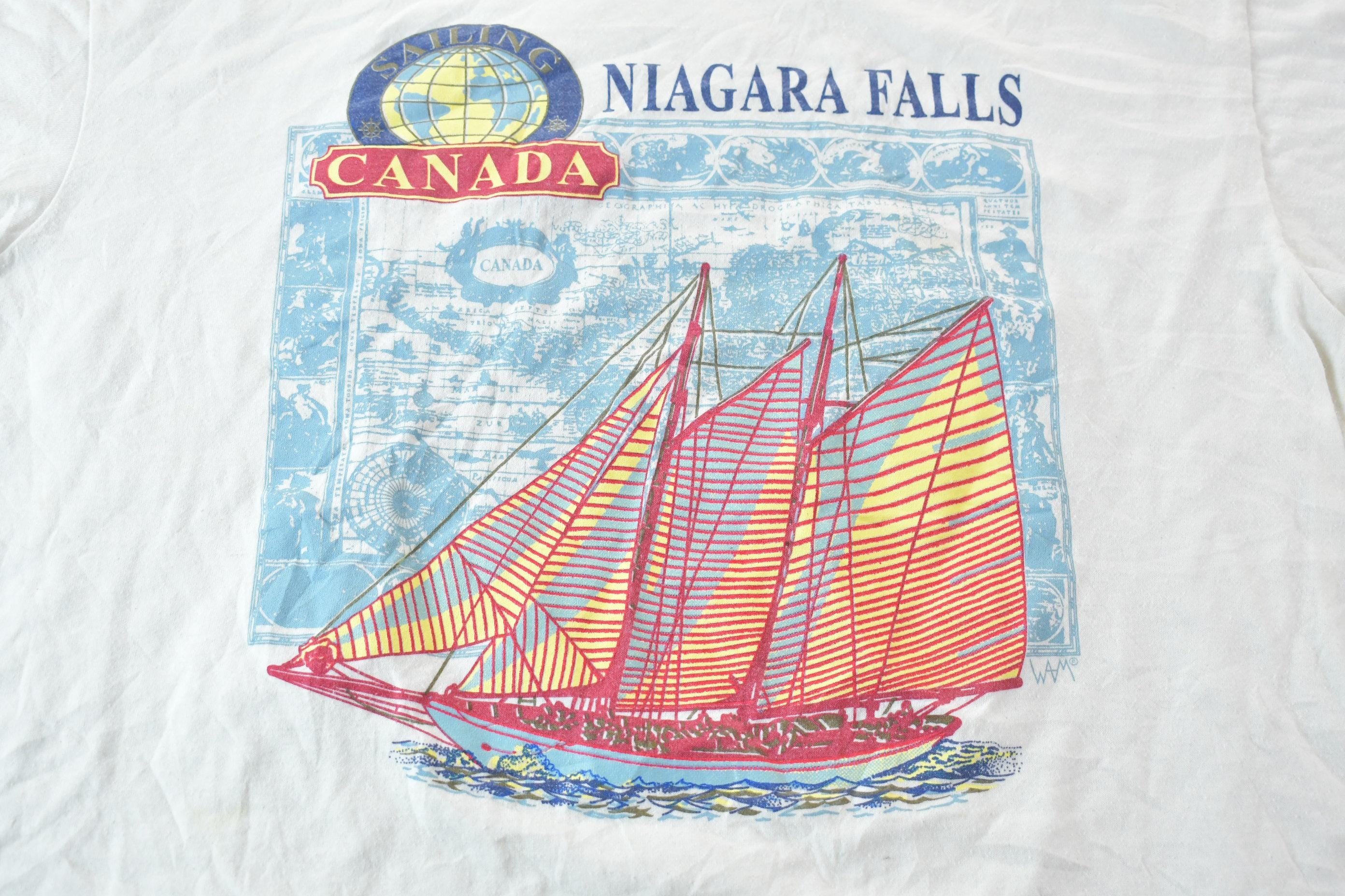 Vintage 1990s Souvenir Travel T-Shirt Made In Canada
