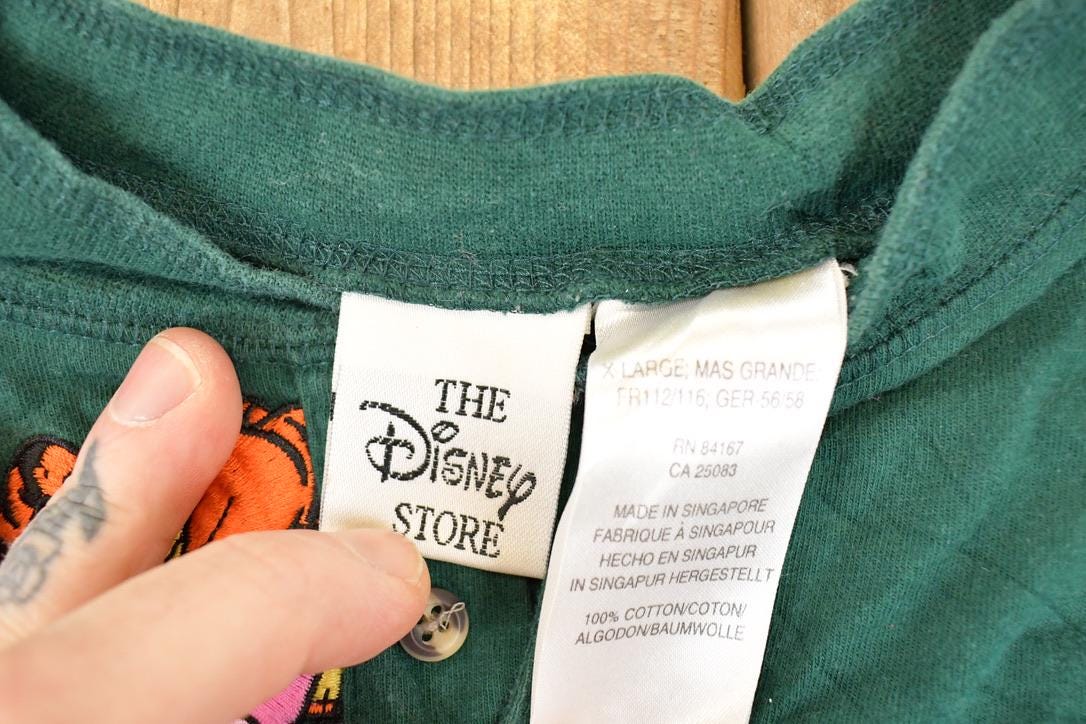 Vintage 1990s Winnie The Pooh Gang Embroidered Disney Crewneck Shirt Men's L