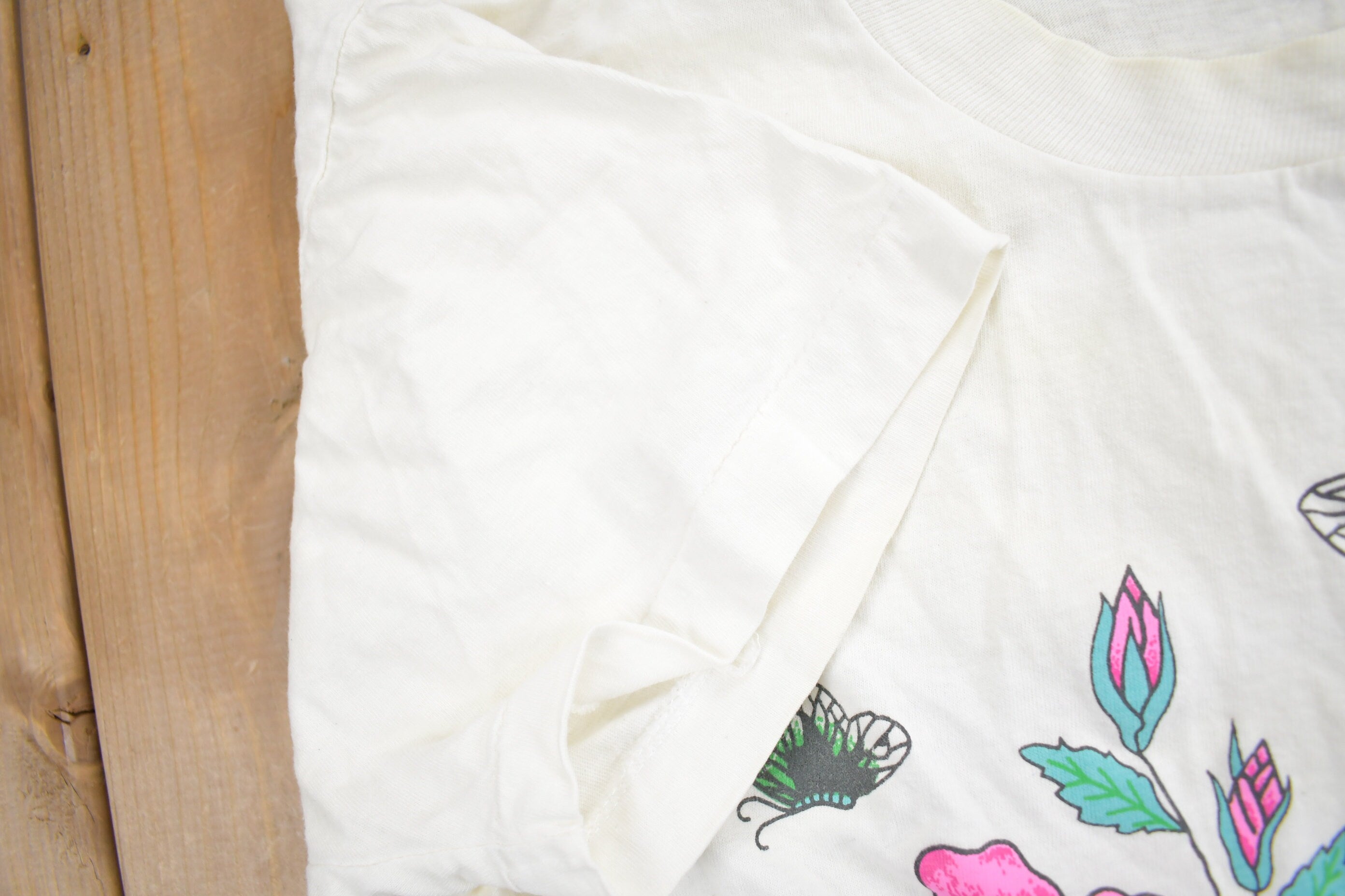 Vintage 1990s Floral Butterfly Graphic T Shirt
