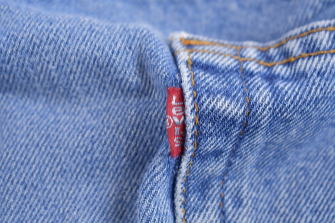 Vintage 1990s Levi's 505 Red Tab Jeans Size 34 x 28.5