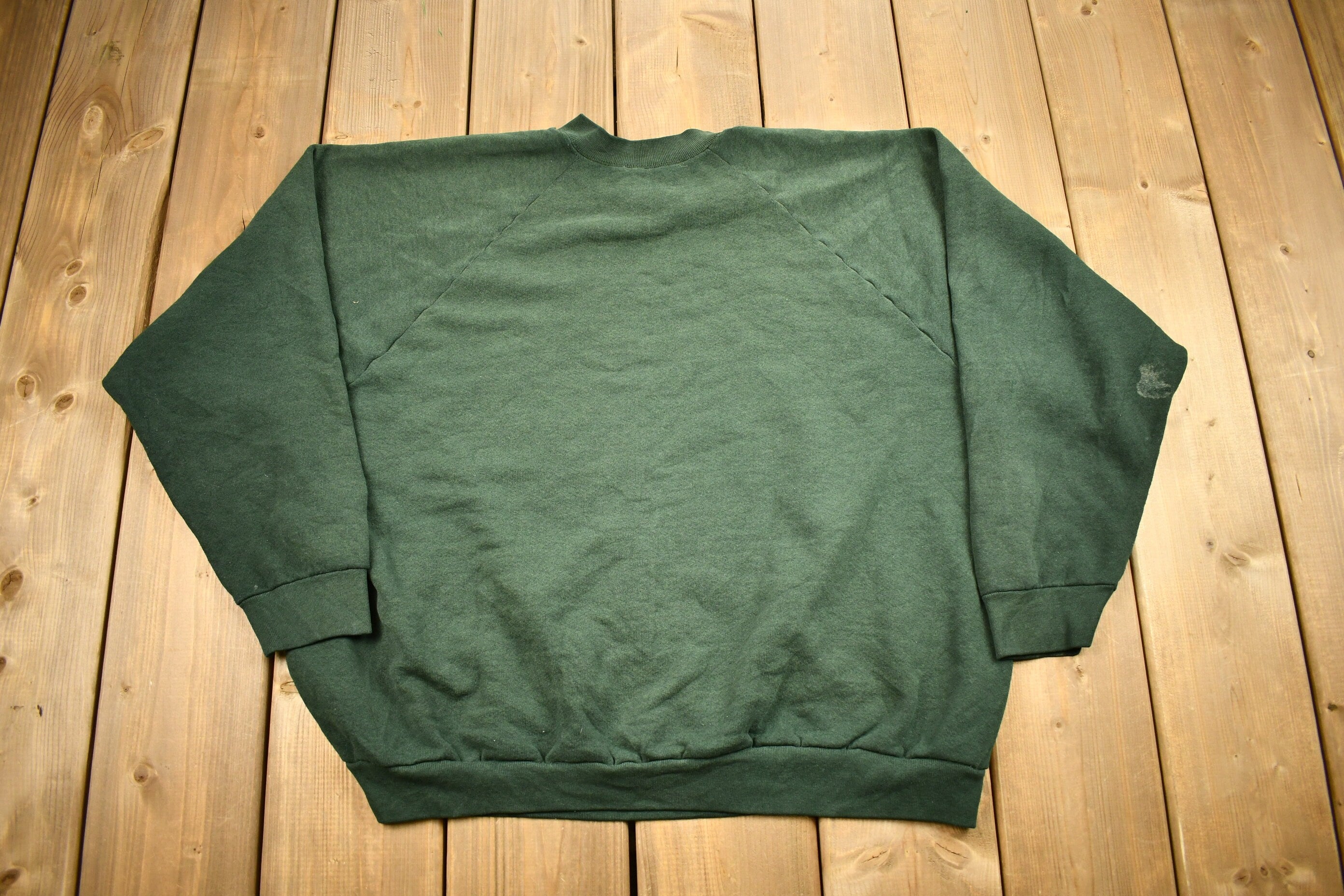 Vintage 1980s Fruit Of The Loom Blank Green Raglan Crewneck Sweatshirt